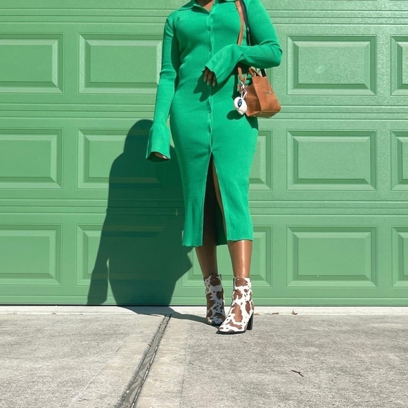 𝅺Vibrant green Shell Sleeve Ribbed Buttons Down Maxi Dress - Picture 8 of 13